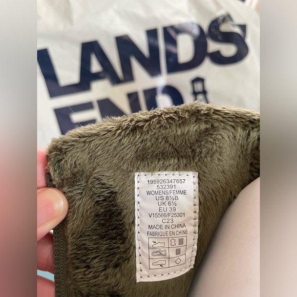 Winter Boots - Picture 4 of 9